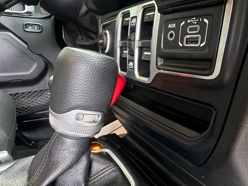 Used 2019 Jeep Wrangler Unlimited Sport S image 35