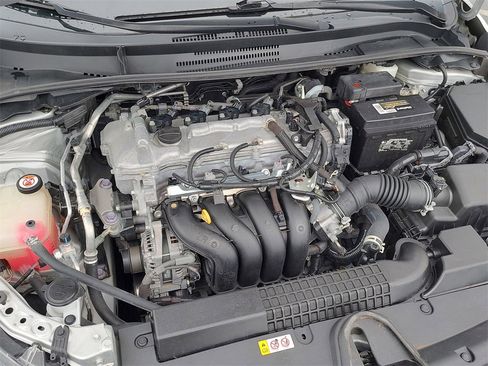 Used 2022 Toyota Corolla LE image 15