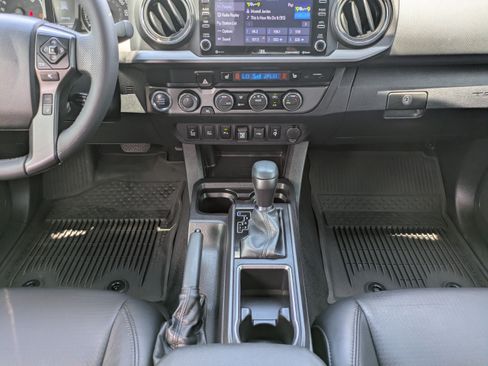 Used 2022 Toyota Tacoma TRD Sport w/ TRD Premium Sport Package AWD/4WD image 22