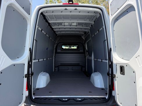 New 2026 Mercedes-Benz Sprinter 2500 image 17