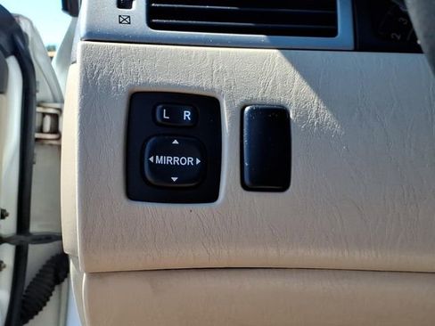 Used 2007 Toyota Solara SE FWD image 6