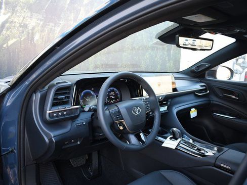 New 2026 Toyota Crown Signia Limited image 6