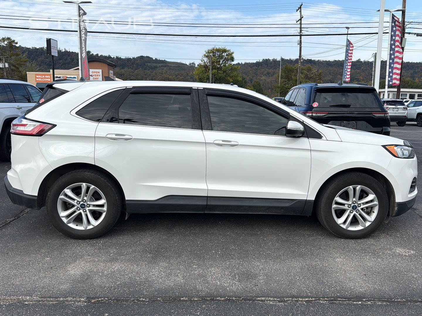 Used 2020 Ford Edge SEL w/ Convenience Package AWD/4WD image 4