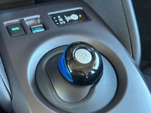 Used 2022 Nissan Leaf S FWD image 19