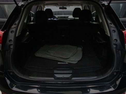 Used 2017 Nissan Rogue S image 21