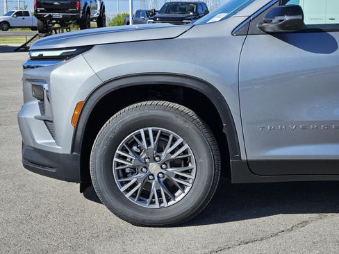 New 2026 Chevrolet Traverse LT FWD image 6