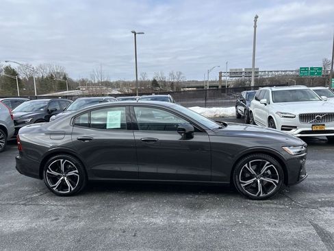 Certified 2025 Volvo S60 B5 Plus image 9