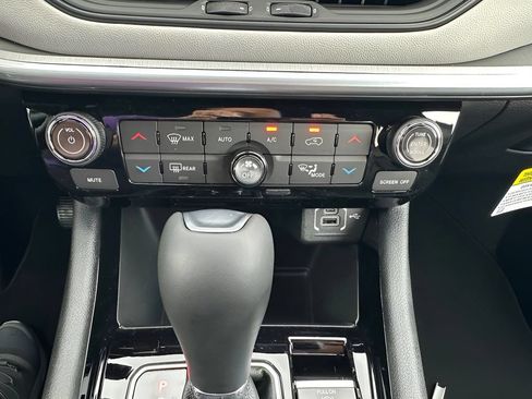New 2026 Jeep Compass Limited AWD/4WD image 19
