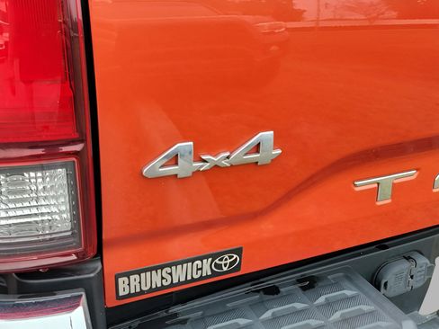 Used 2018 Toyota Tacoma TRD Sport image 28