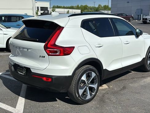 Certified 2026 Volvo XC40 B5 Plus AWD/4WD image 29