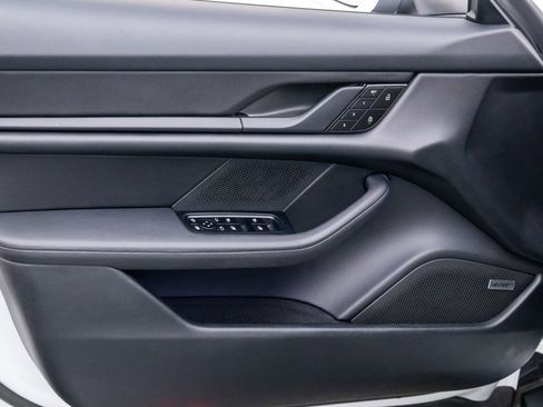 Used 2023 Porsche Taycan image 14