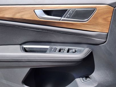 New 2025 Volkswagen Atlas Peak Edition SE