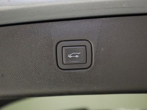 Used 2025 Chevrolet Blazer RS image 32