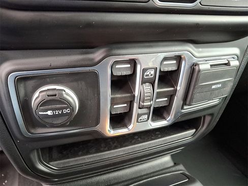 Used 2023 Jeep Wrangler Unlimited w/ Cold Weather Group image 24