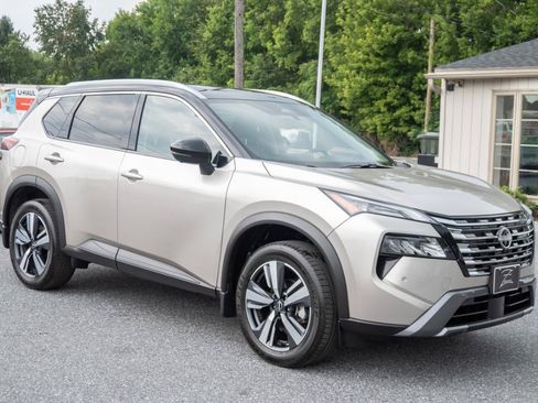 Used 2025 Nissan Rogue SL w/ SL Premium Package AWD/4WD image 4