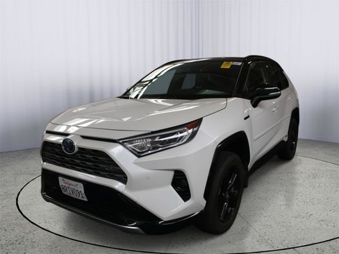 Used 2020 Toyota RAV4 XSE AWD/4WD image 3