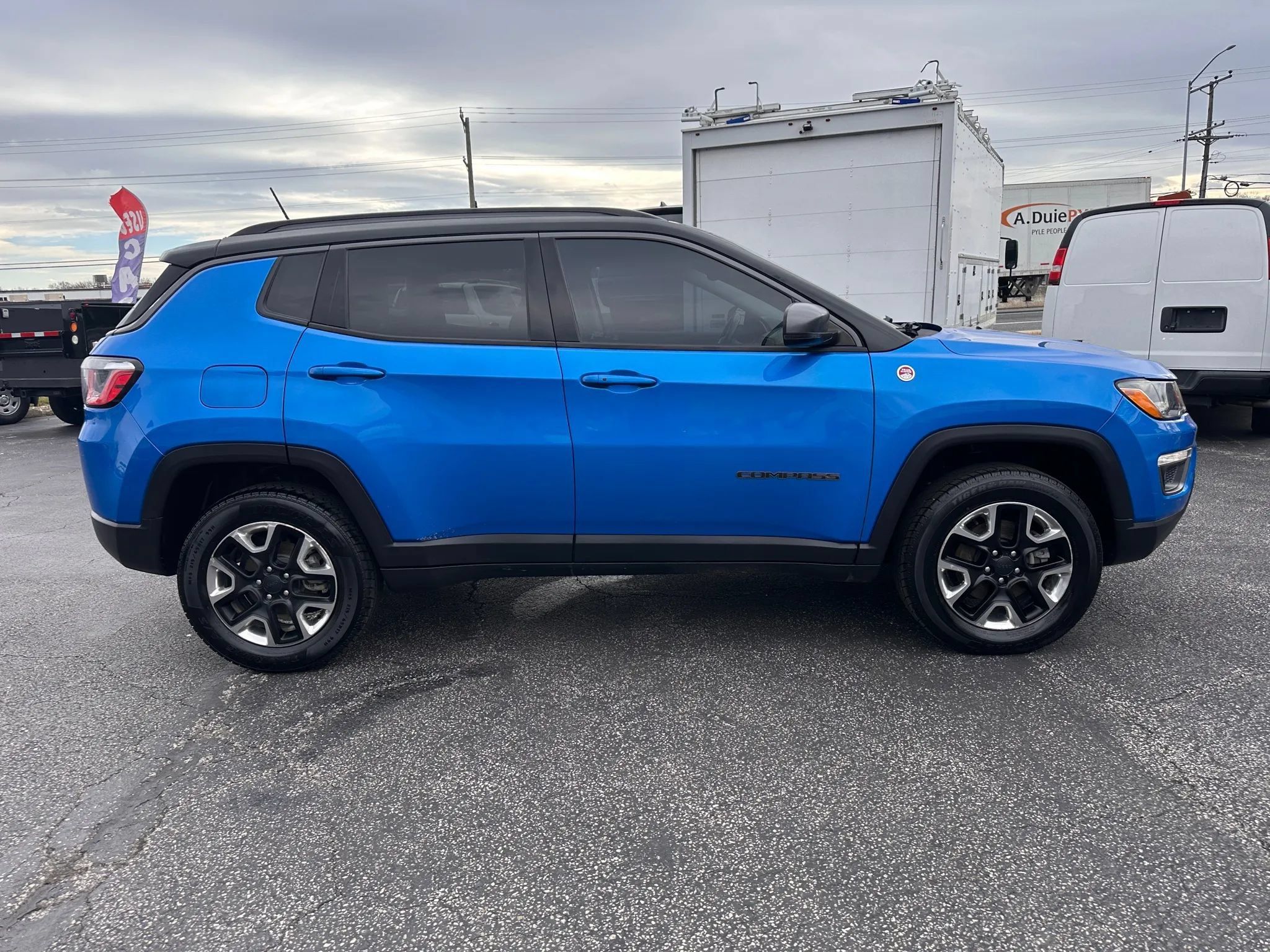 Used 2017 Jeep Compass Trailhawk w/ Navigation Group AWD/4WD image 4