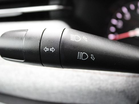 Used 2023 Jeep Compass Latitude image 29