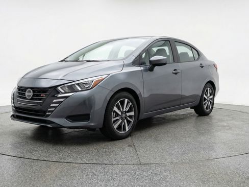 Used 2025 Nissan Versa SV FWD image 3