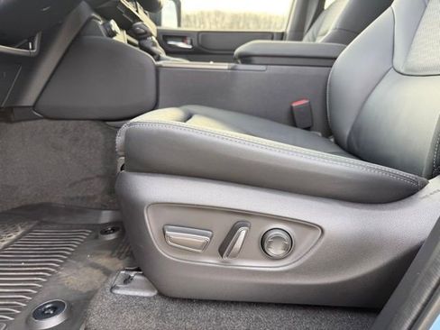 Used 2026 Toyota Land Cruiser w/ Premium Package image 17