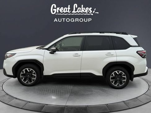 Used 2025 Subaru Forester Premium AWD/4WD image 2