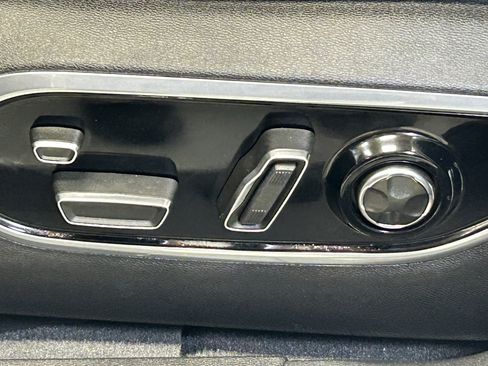 Used 2024 Jeep Wagoneer Launch Edition image 17