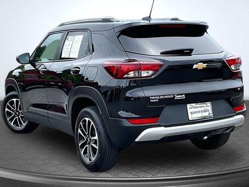 Used 2025 Chevrolet TrailBlazer LT AWD/4WD image 4