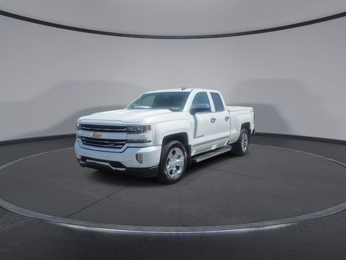 Used 2017 Chevrolet Silverado 1500 LTZ Z71 w/ LTZ Plus Package AWD/4WD image 4