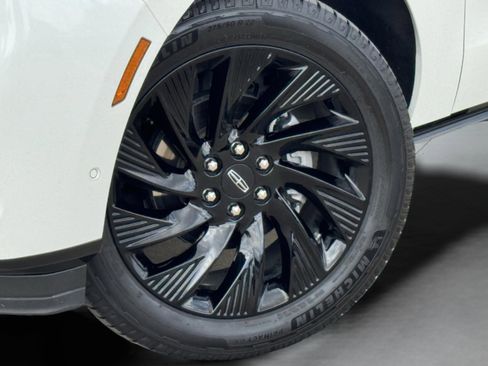 New 2025 Lincoln Navigator L Reserve w/ Jet Appearance Package AWD/4WD image 38
