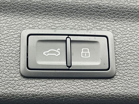 New 2025 Audi Q3 2.0T Premium image 13