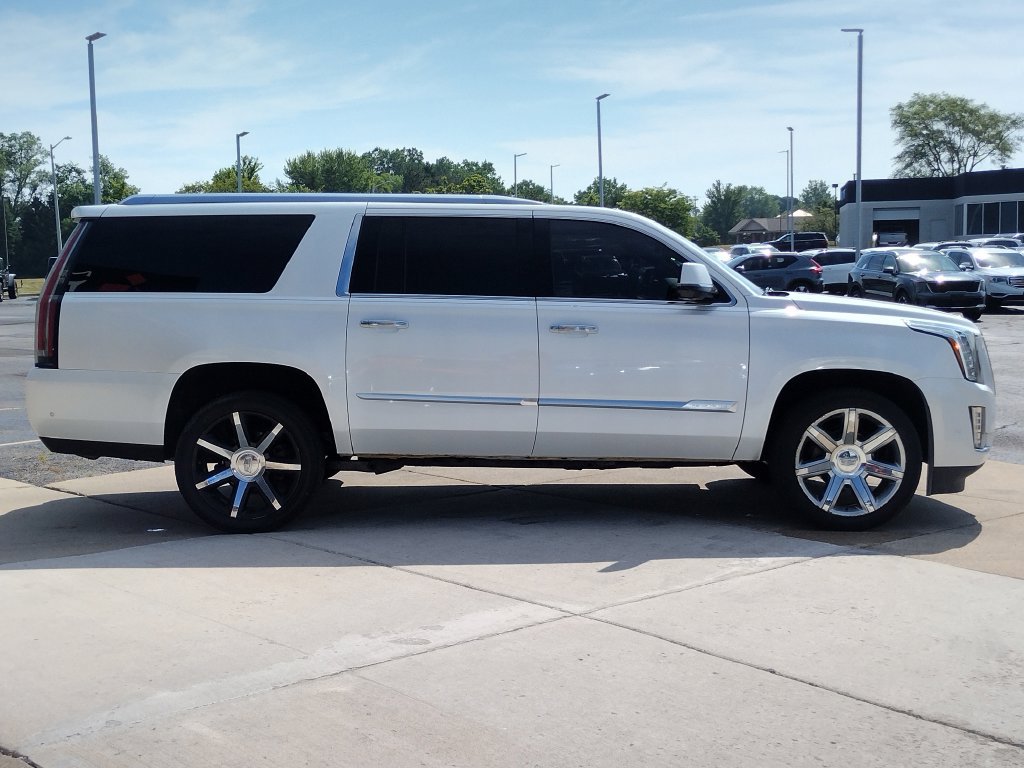 Used 2017 Cadillac Escalade ESV Premium Luxury AWD/4WD image 27