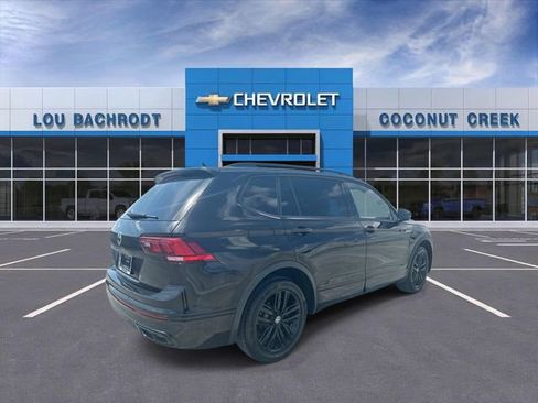 Used 2021 Volkswagen Atlas Cross Sport SE w/ Panoramic Sunroof Package image 8