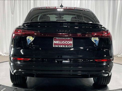 Used 2022 Audi e-tron Premium Plus image 9