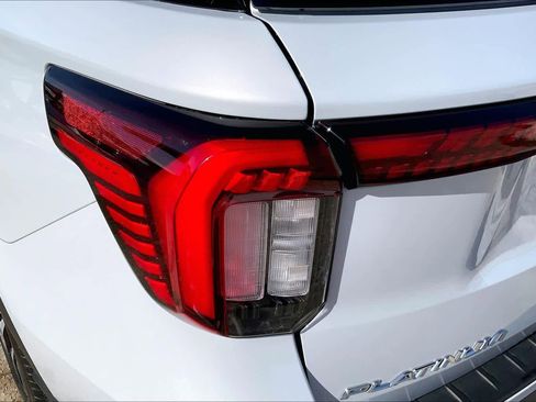 Used 2025 Ford Explorer Platinum w/ LUX Leather Package image 55