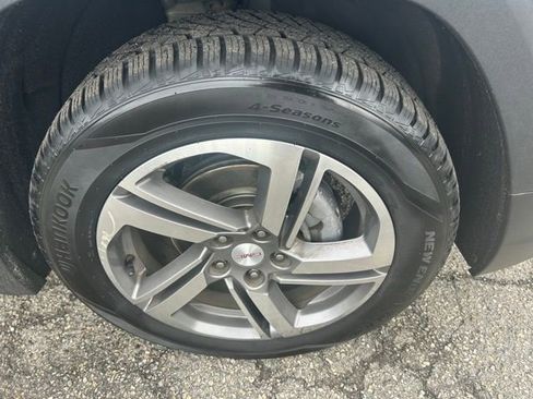 Used 2019 GMC Terrain SLT w/ Preferred Package AWD/4WD image 2