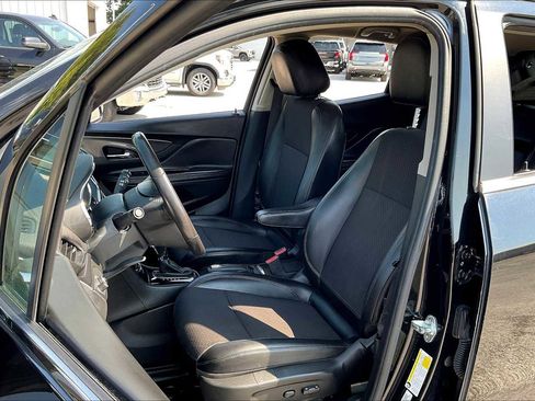 Used 2020 Buick Encore Preferred image 7