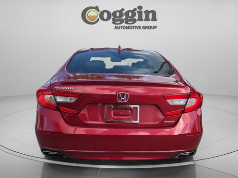 Used 2018 Honda Accord Touring image 4