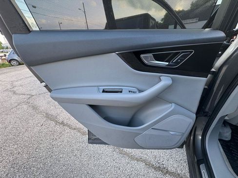 Used 2018 Audi Q7 3.0T Prestige AWD/4WD image 17