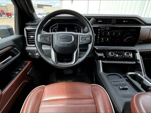 Used 2025 GMC Sierra 2500 Denali Ultimate image 7