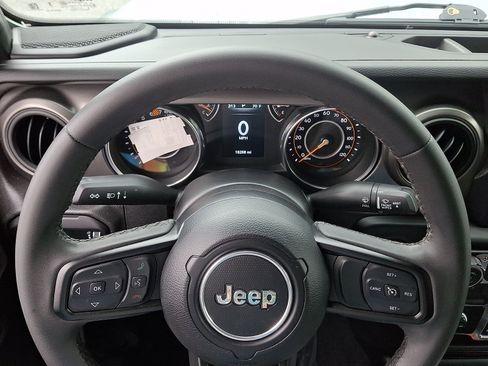 Used 2023 Jeep Wrangler Sport AWD/4WD image 20