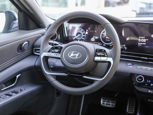 New 2025 Hyundai Elantra SEL FWD image 17