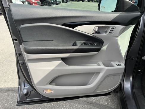Used 2016 Honda Pilot Touring image 14