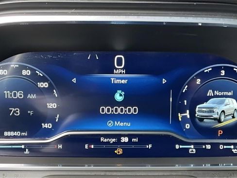 Used 2022 Chevrolet Suburban RST w/ Luxury Package image 38