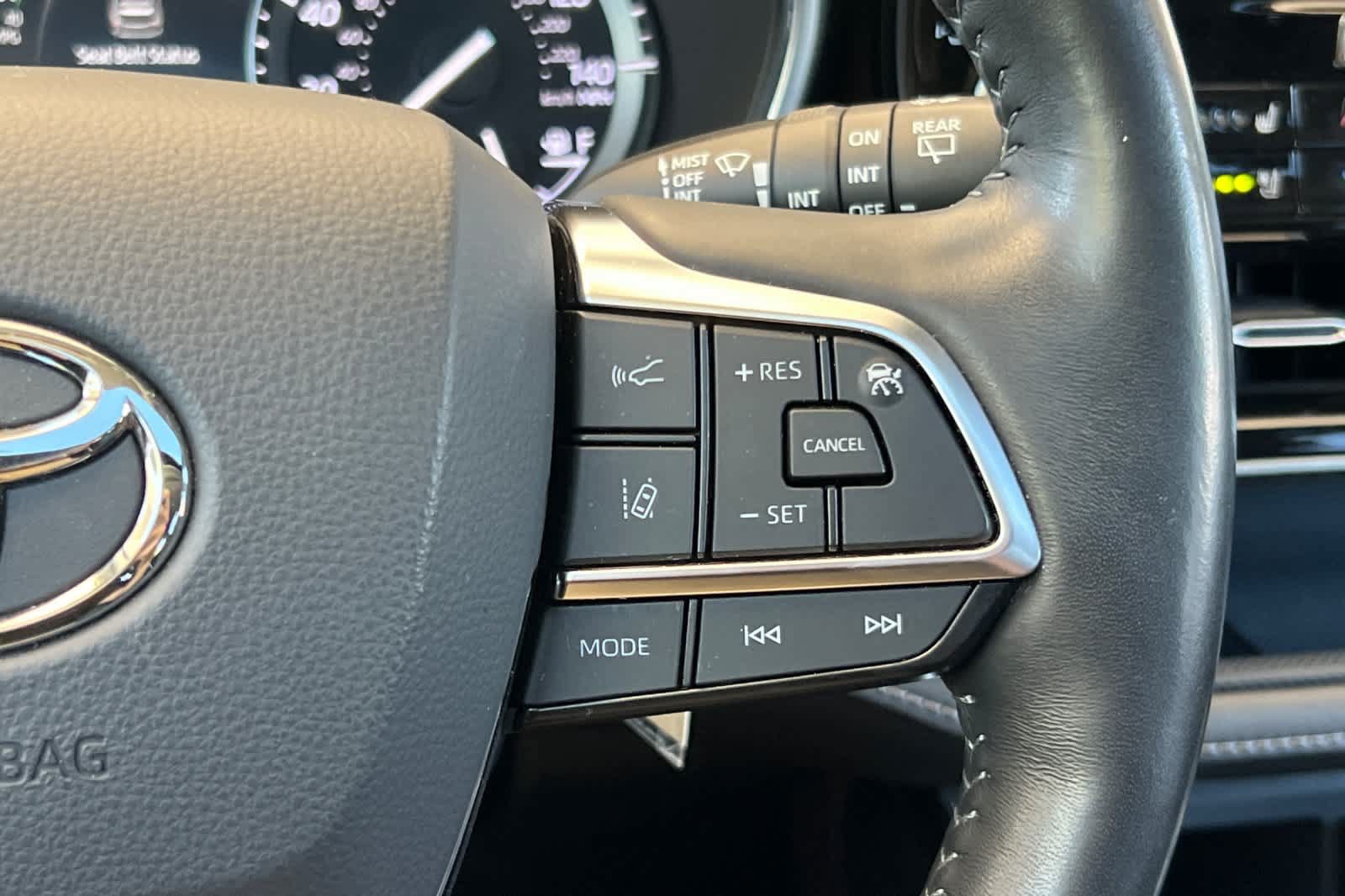 Used 2021 Toyota Highlander Limited AWD/4WD image 30