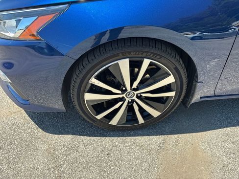 Used 2019 Nissan Altima 2.5 SR w/ SR Premium Package FWD image 10