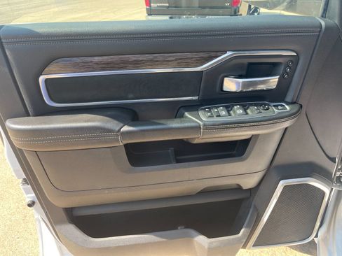 Used 2021 RAM 3500 Laramie AWD/4WD image 11