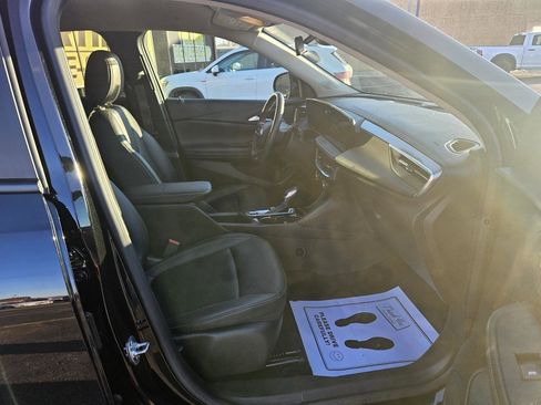 Used 2024 Buick Encore GX Sport Touring image 11