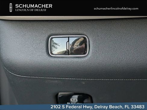 New 2026 Lincoln Navigator Premiere AWD/4WD image 22