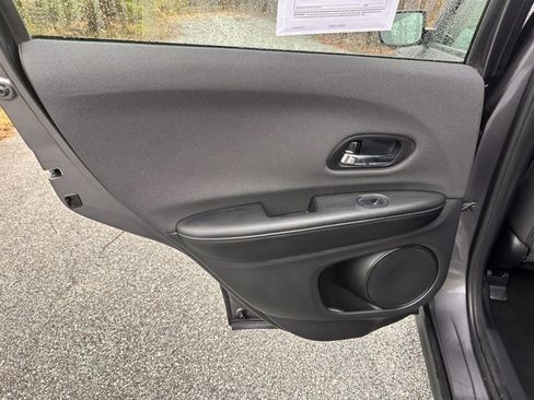 Used 2021 Honda HR-V LX image 14
