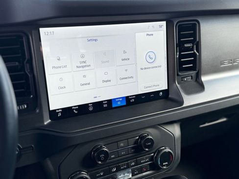 Used 2025 Ford Bronco Badlands image 20